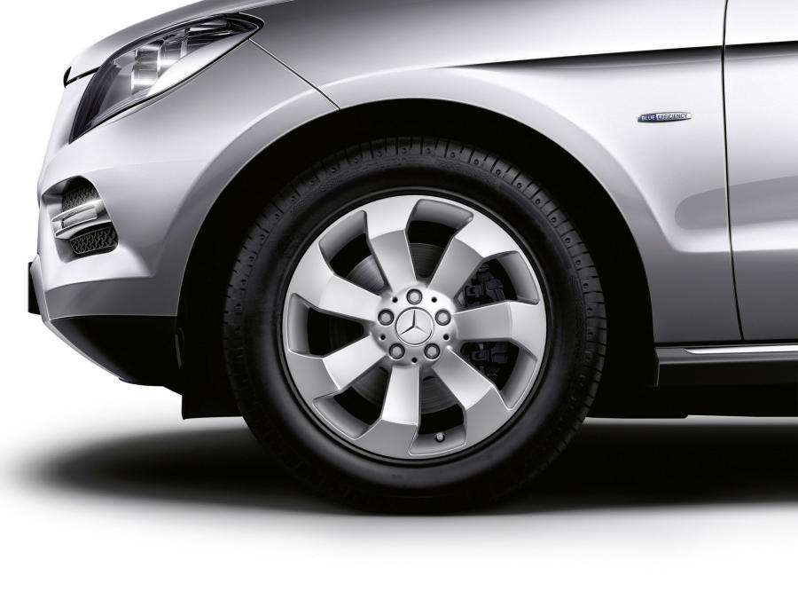 Mercedes-Benz ML-Class Accessories 2012 года  (фото 8 из 13)